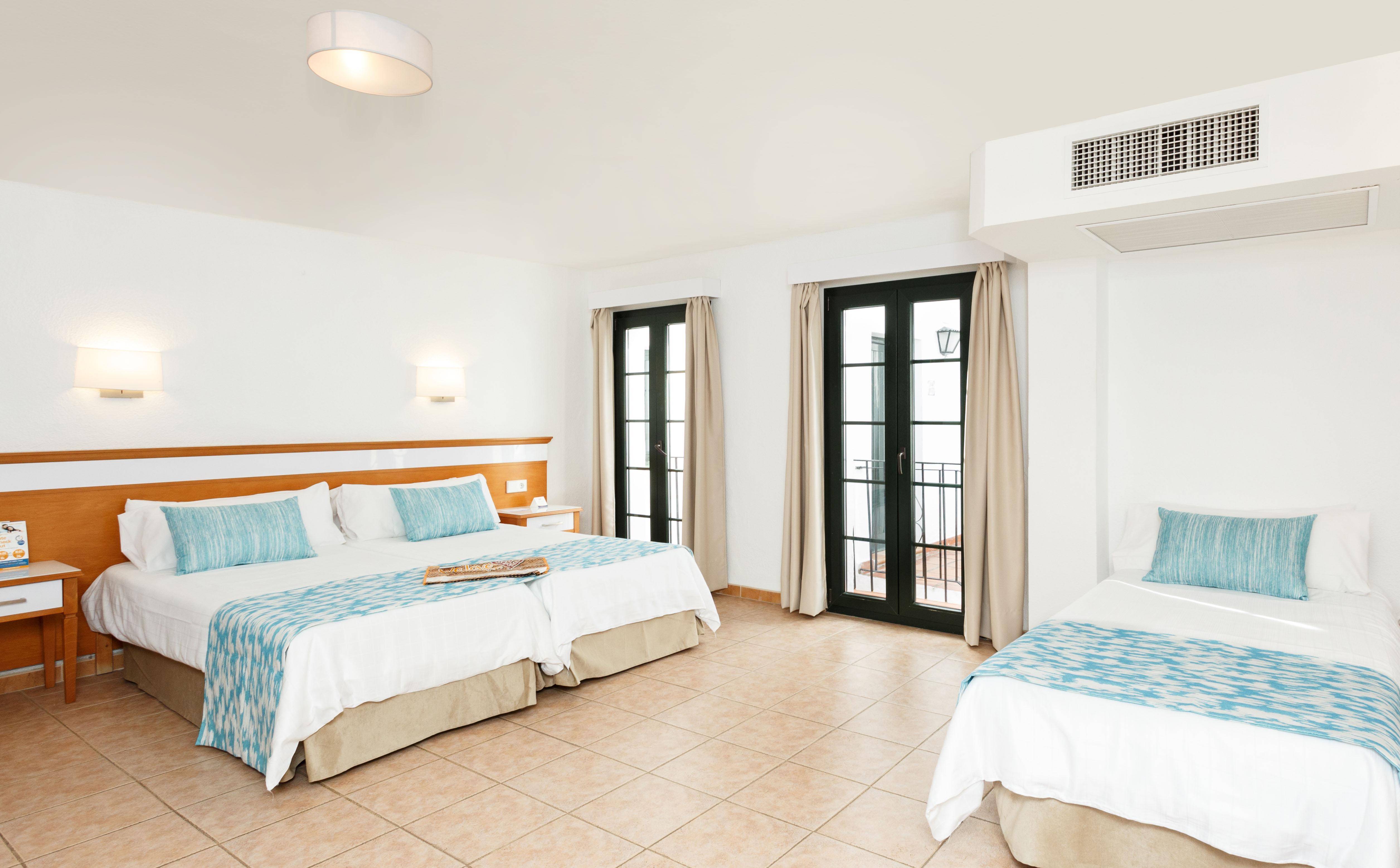 Hotel Globales Pueblo Andaluz San Pedro de Alcántara Exterior foto