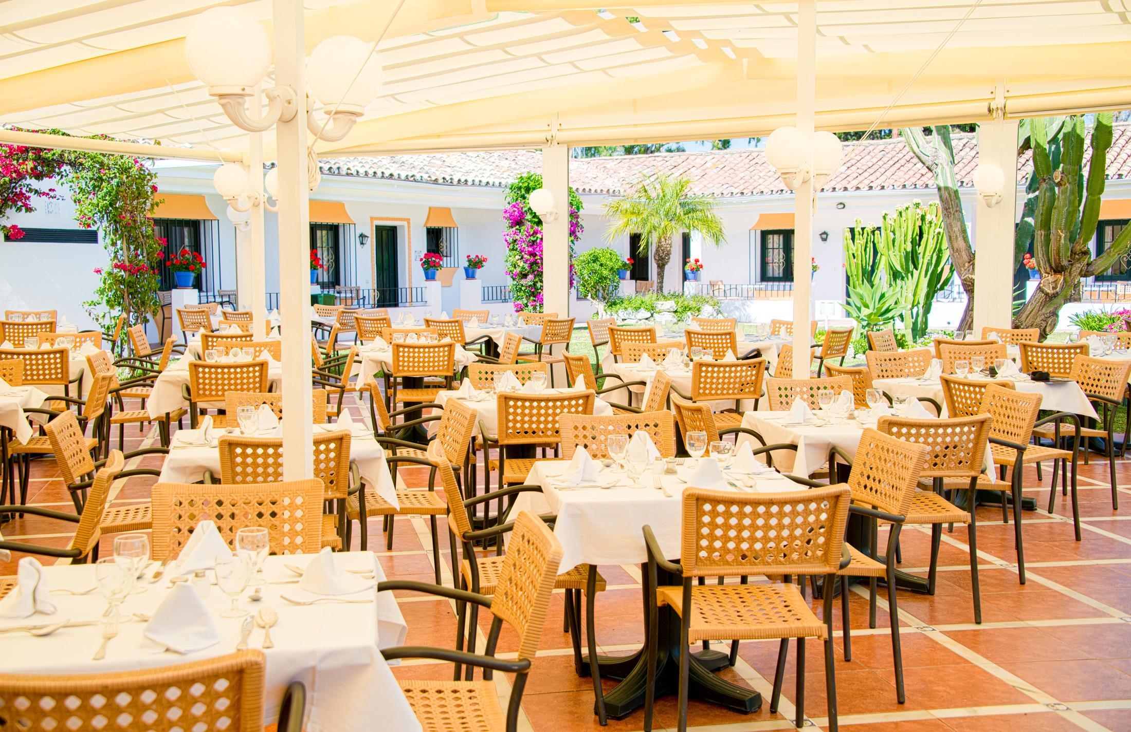 Hotel Globales Pueblo Andaluz San Pedro de Alcántara Exterior foto