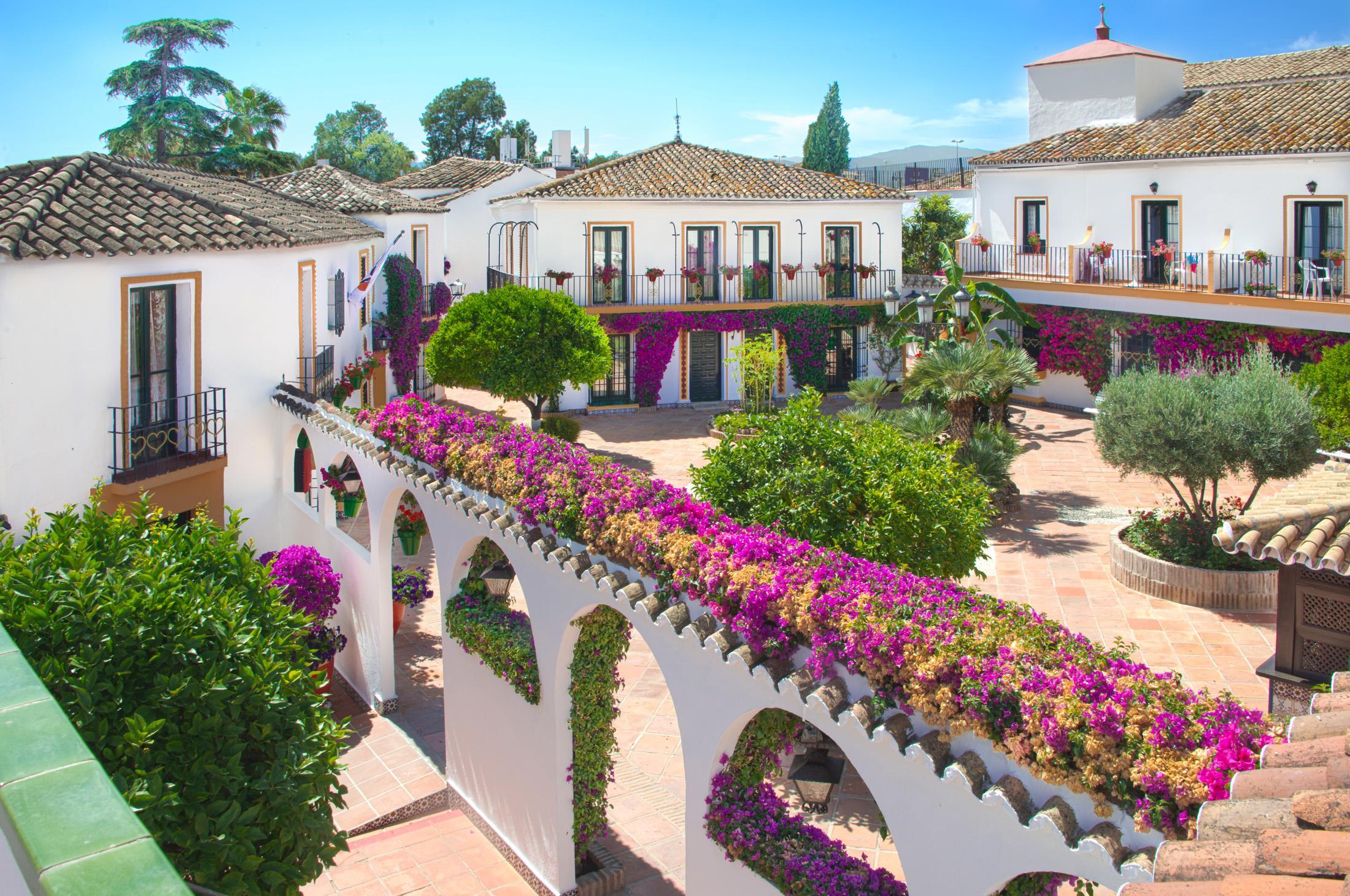 Hotel Globales Pueblo Andaluz San Pedro de Alcántara Exterior foto
