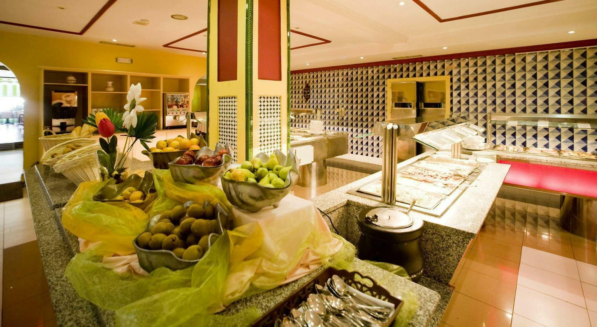 Hotel Globales Pueblo Andaluz San Pedro de Alcántara Exterior foto